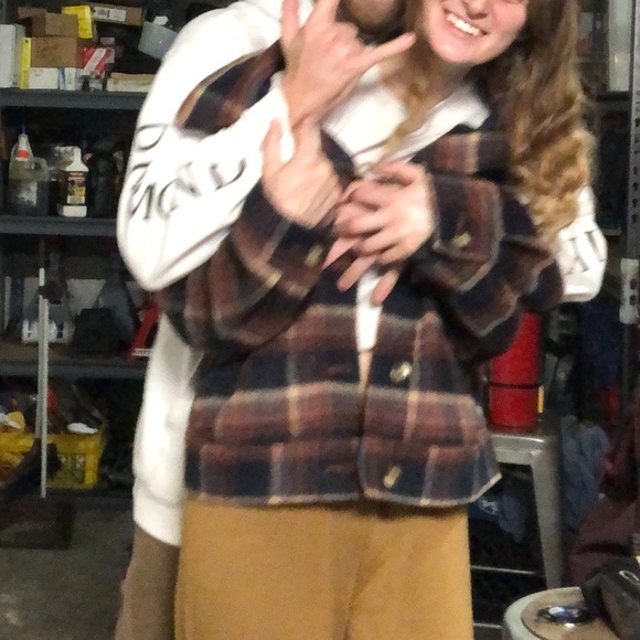 **SOLD**AE Plaide Cropped Shacket Size M; Rust/Navy Blue - Picture 13 of 13